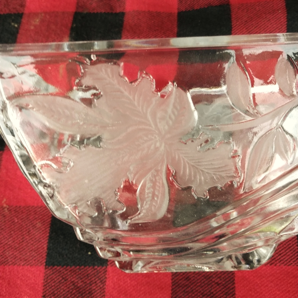 🌳VTG. Crystal Clear Oak Leaf Oblong Vase Beveled - Picture 4 of 9